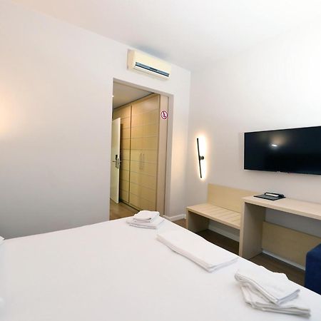 Hotel Libertas Vlorë Exteriér fotografie